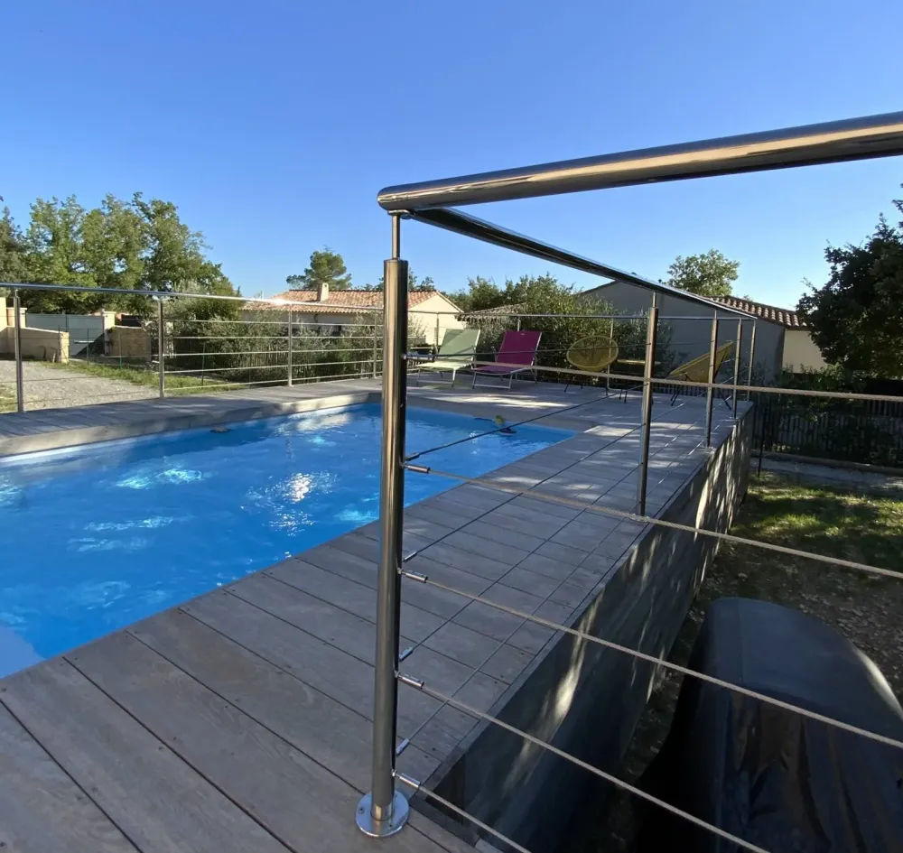 Achat de garde-corps extérieur en inox pour piscine à Quissac proche de Nîmes