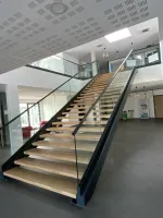 Fourniture et pose d'un escalier en métal intérieur