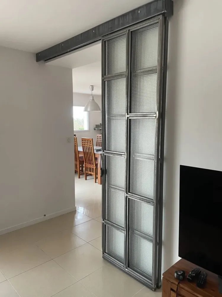 Fourniture et pose d'une porte vitrée coulissante sur mesure à Pézenas proche de Béziers